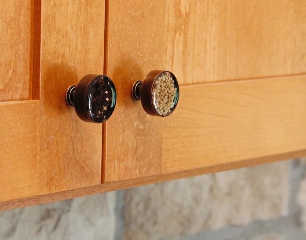 apartment decor ideas - cabinet knobs