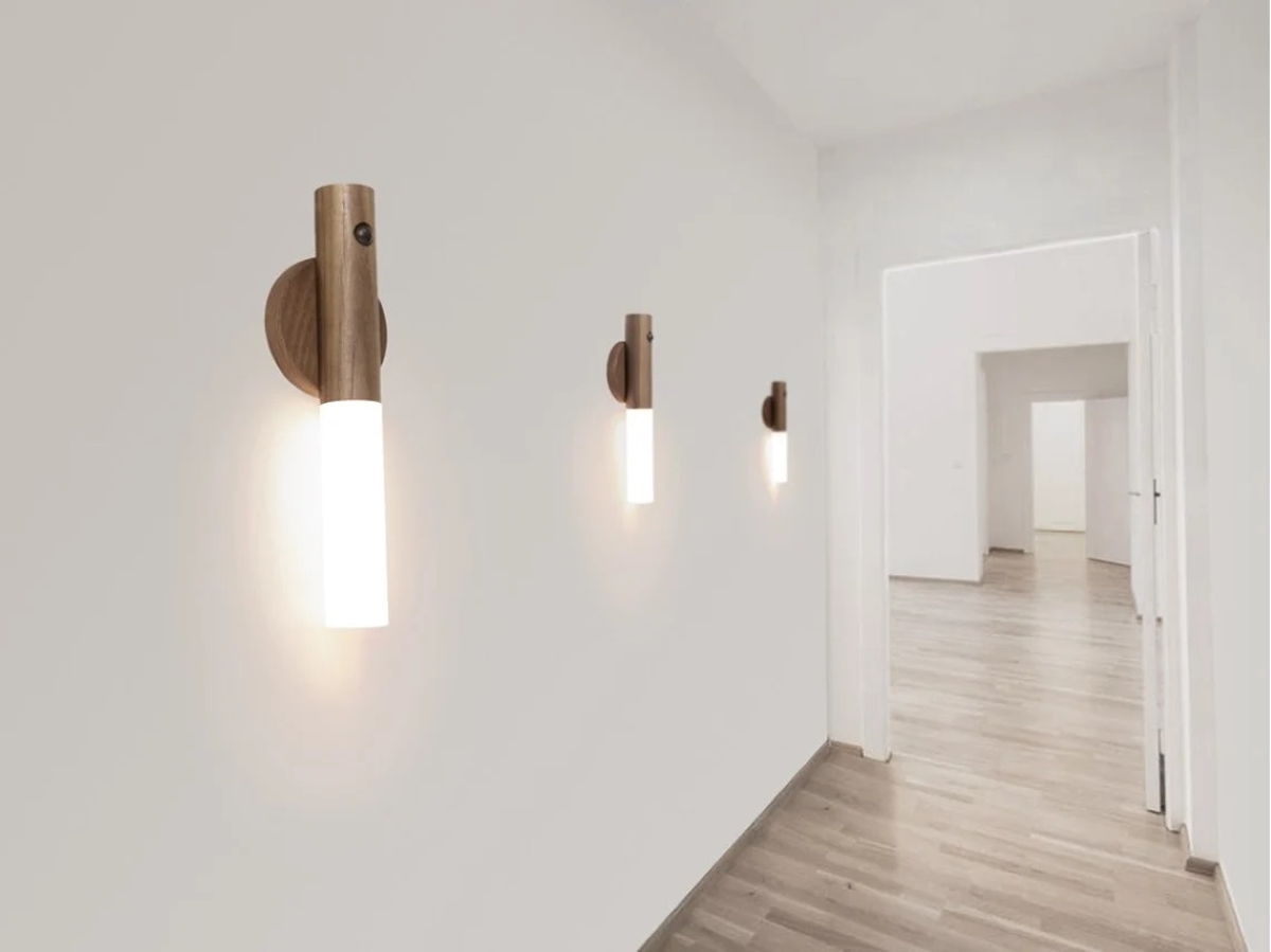 apartment decor ideas - hallway lighting