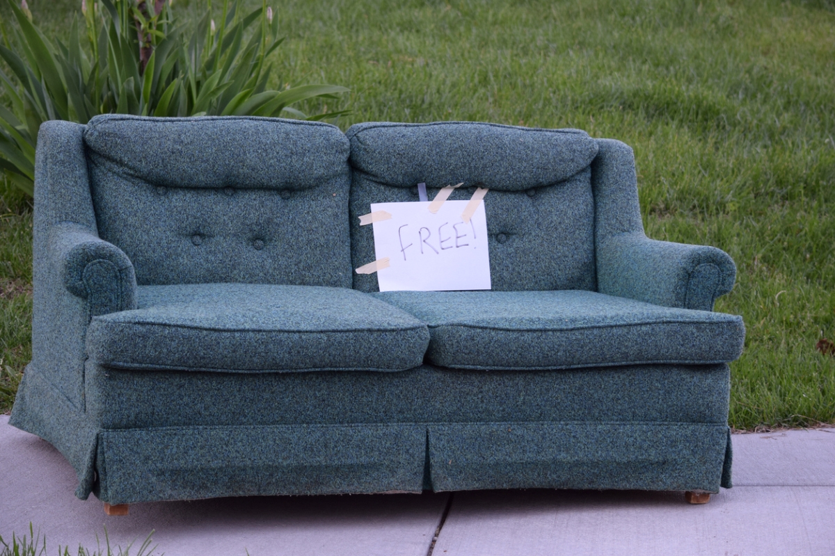 how to get rid of a couch - free sign on couch