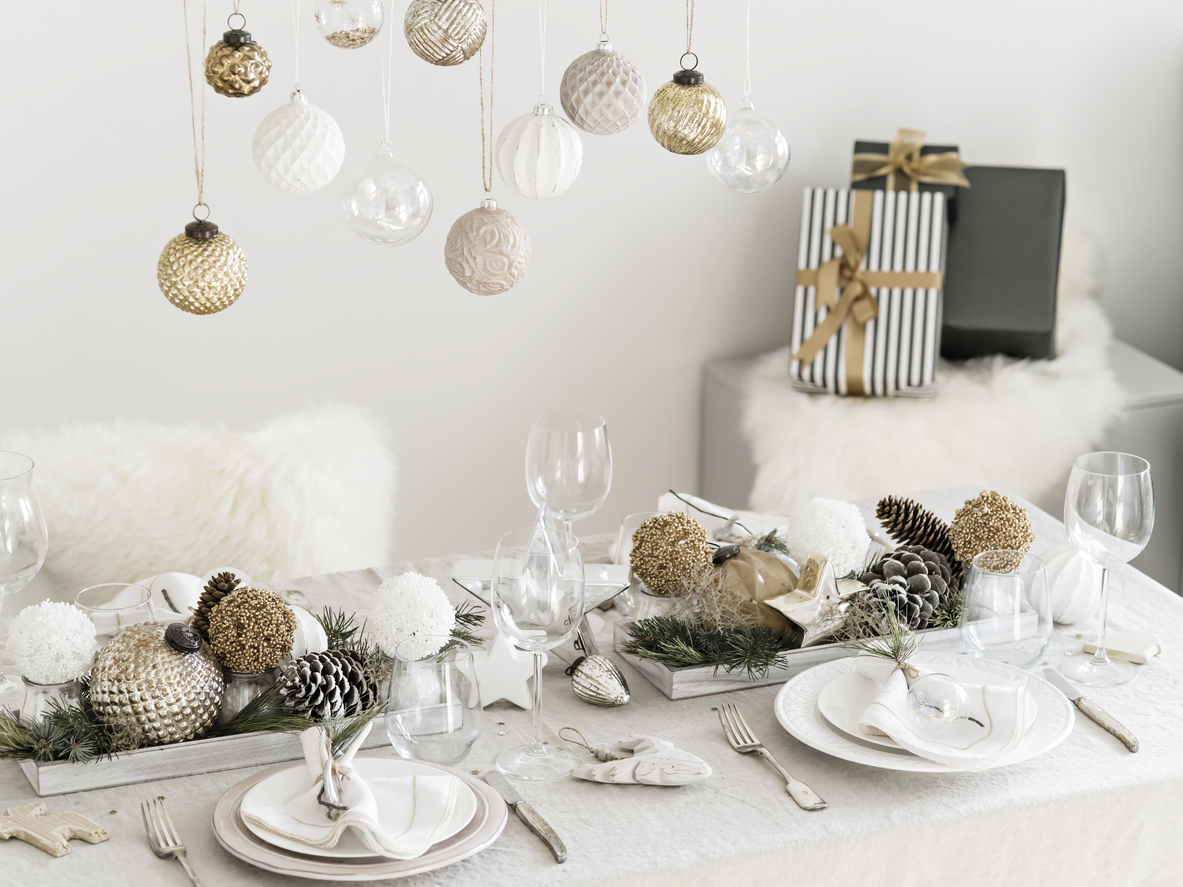iStock-957707912 winter decor ideas festive table setting