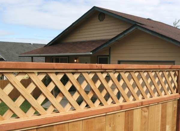 The Most Affordable Ways to Fence in a Yard: Lattice Top