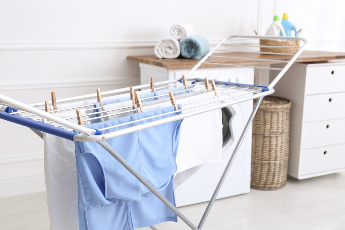 ways to save money at home - portable clothesline