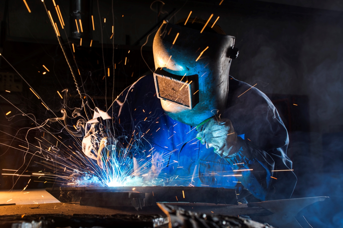 mig vs. tig welding - welding sparks