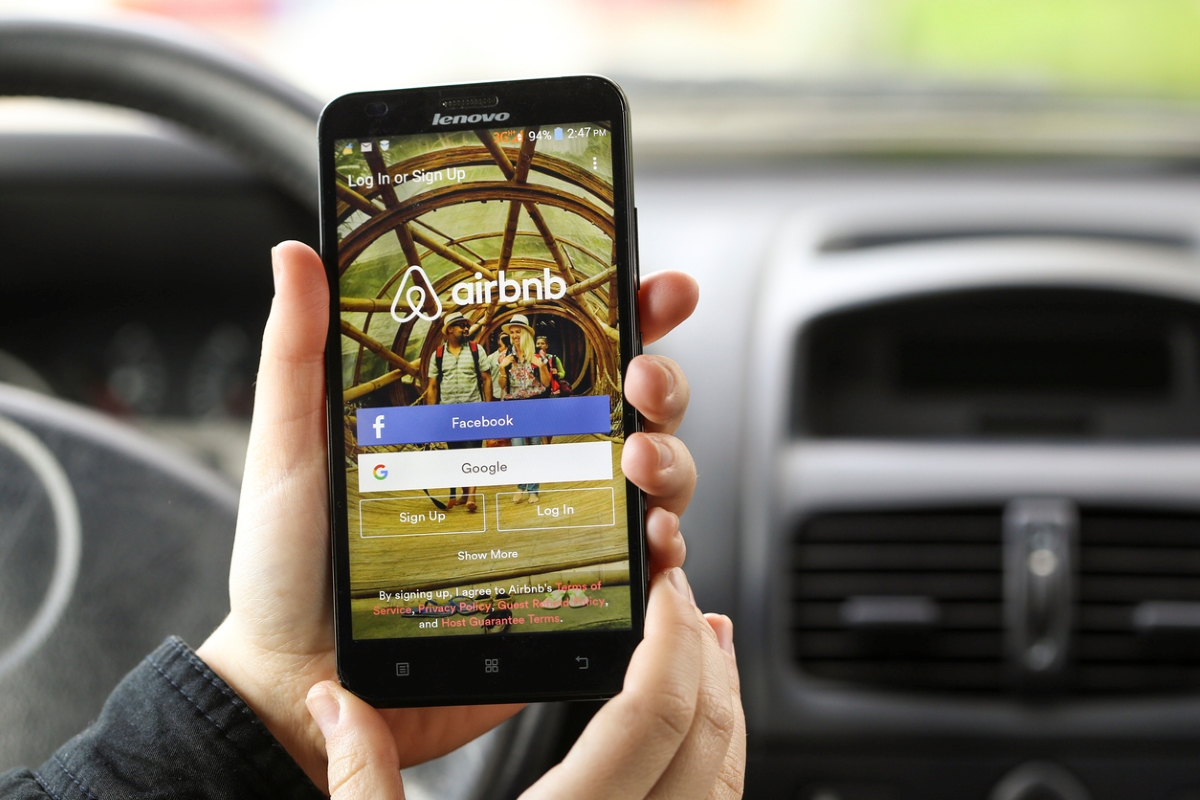 how to become an Airbnb host - airbnb mobile app