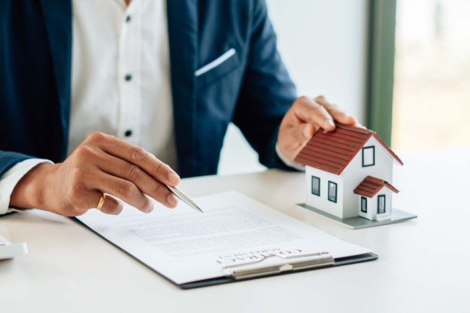 Allstate vs. State Farm: Which Homeowners Insurance Company Should You Choose in 2023?