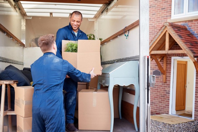 5 Mistakes to Avoid When Hiring a Moving Company