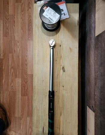 eTork EC3250 Digital Torque Wrench Review: Is it Worth It? - Bob Vila