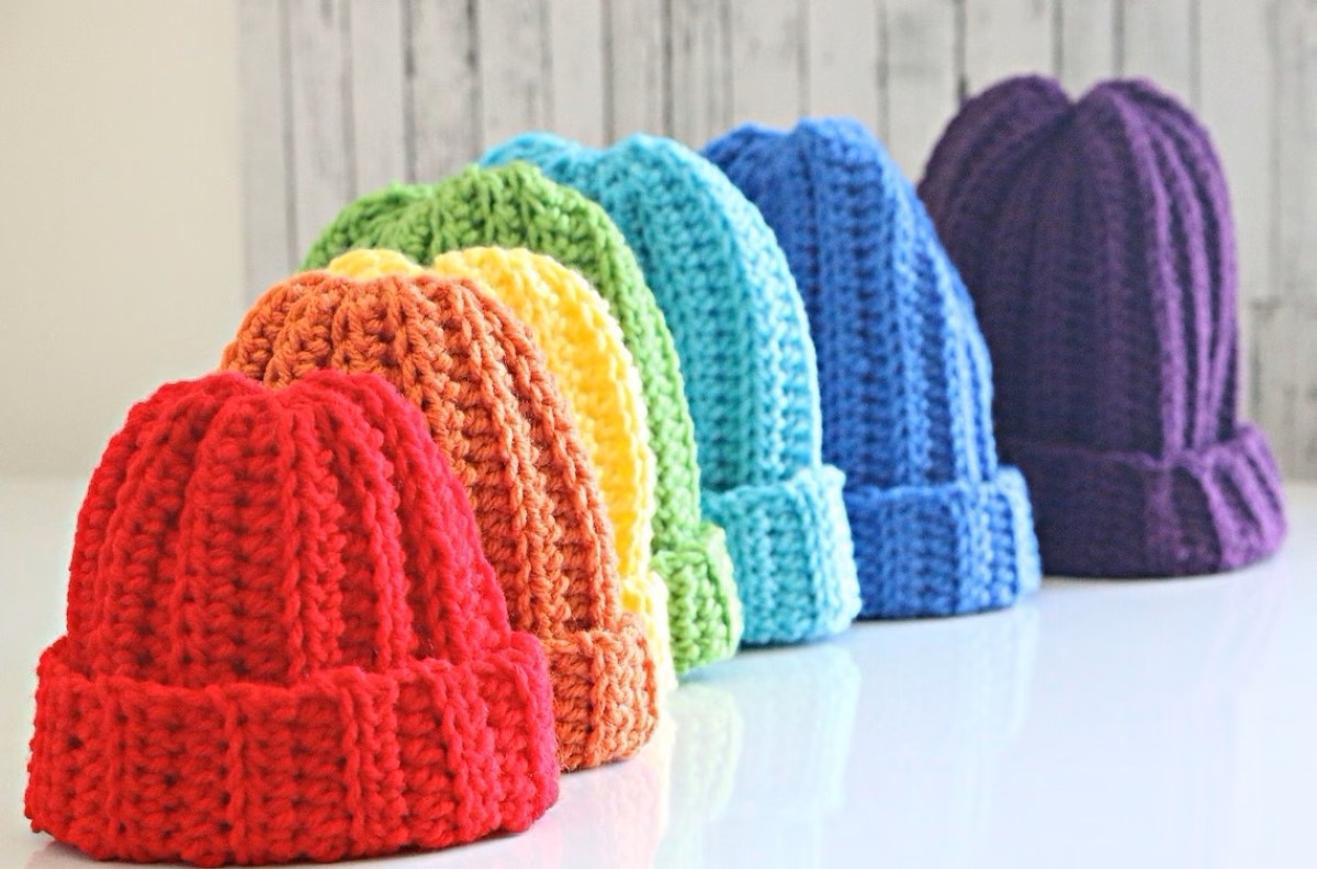 crochet patterns for beginners - colorful crochet beanies