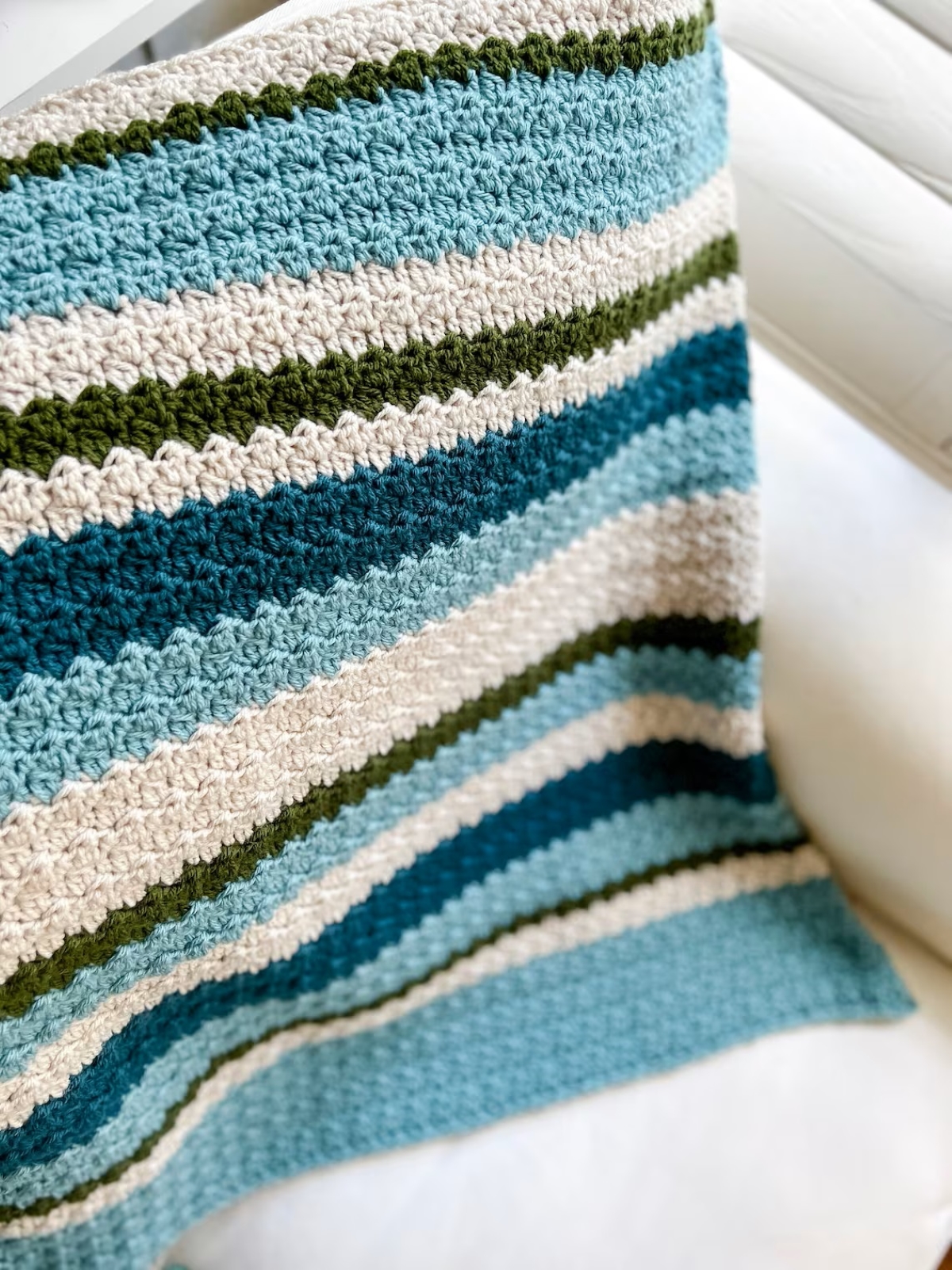 crochet patterns for beginners - stripe crochet blanket