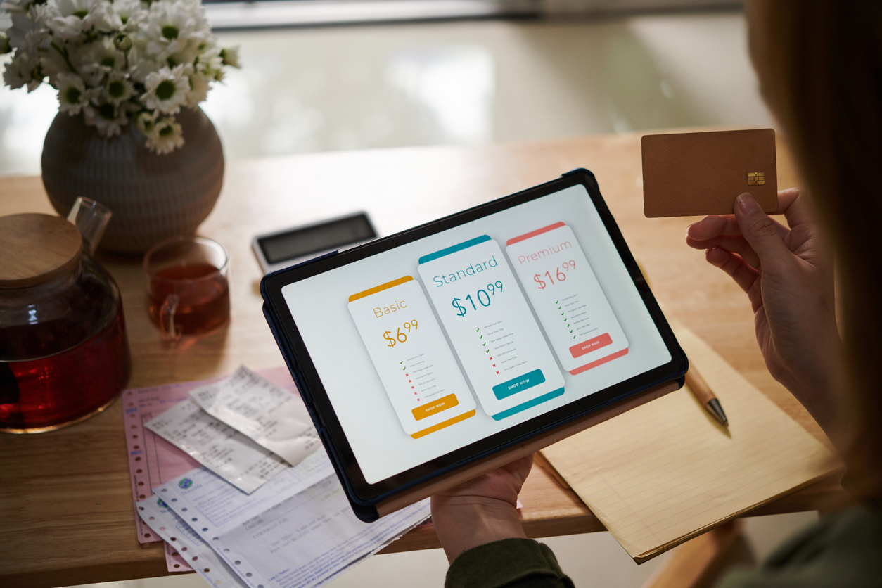 iStock-1411046871 video doorbell paying for a subscription