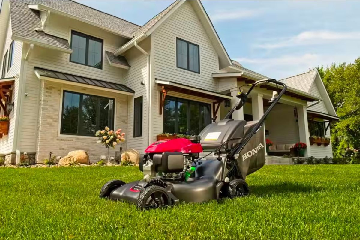 Best Time to Buy a Lawn Mower