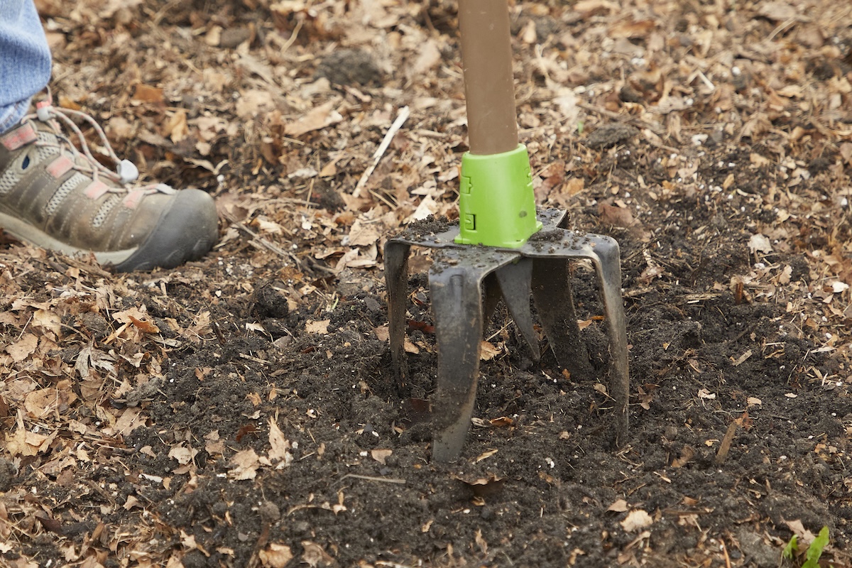 10 Ways to Till a Garden Without a Tiller