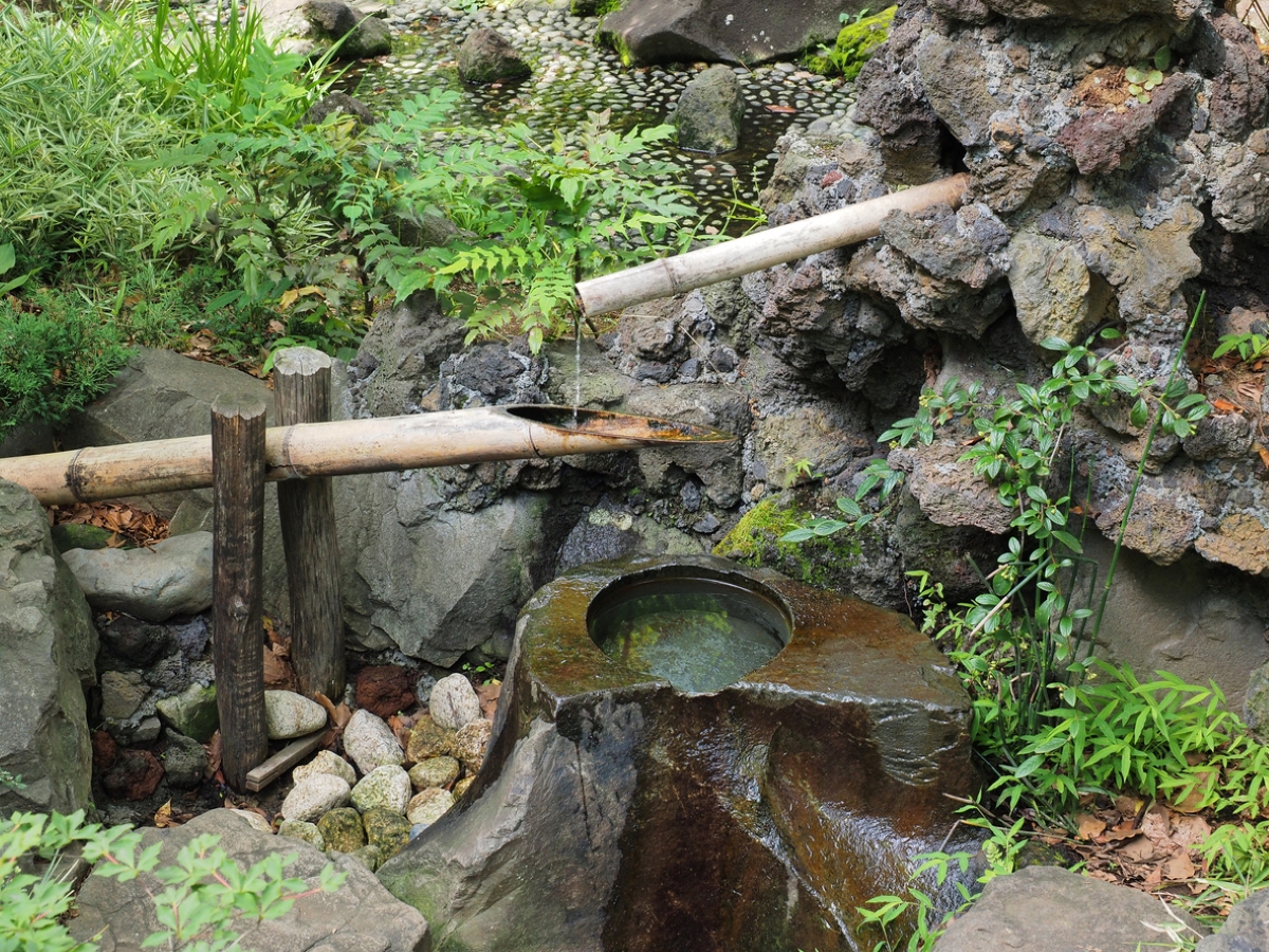 zen garden ideas - japanese bamboo water fountain