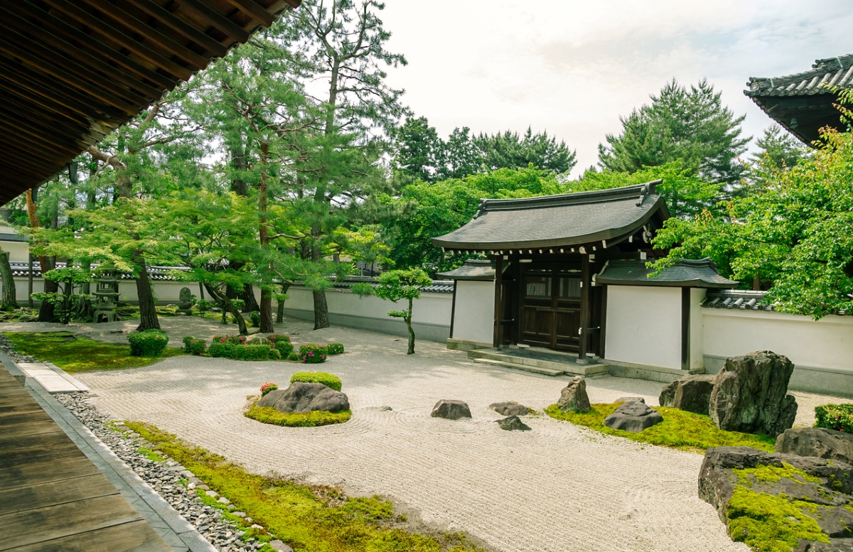 zen garden ideas - large japanese sand garden