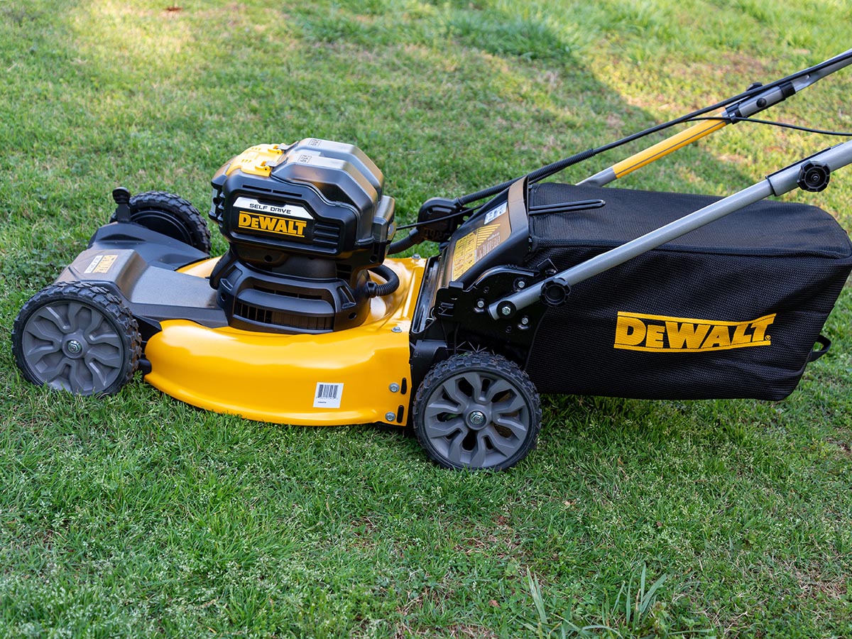 DeWalt Lawn Mower Review easy to use