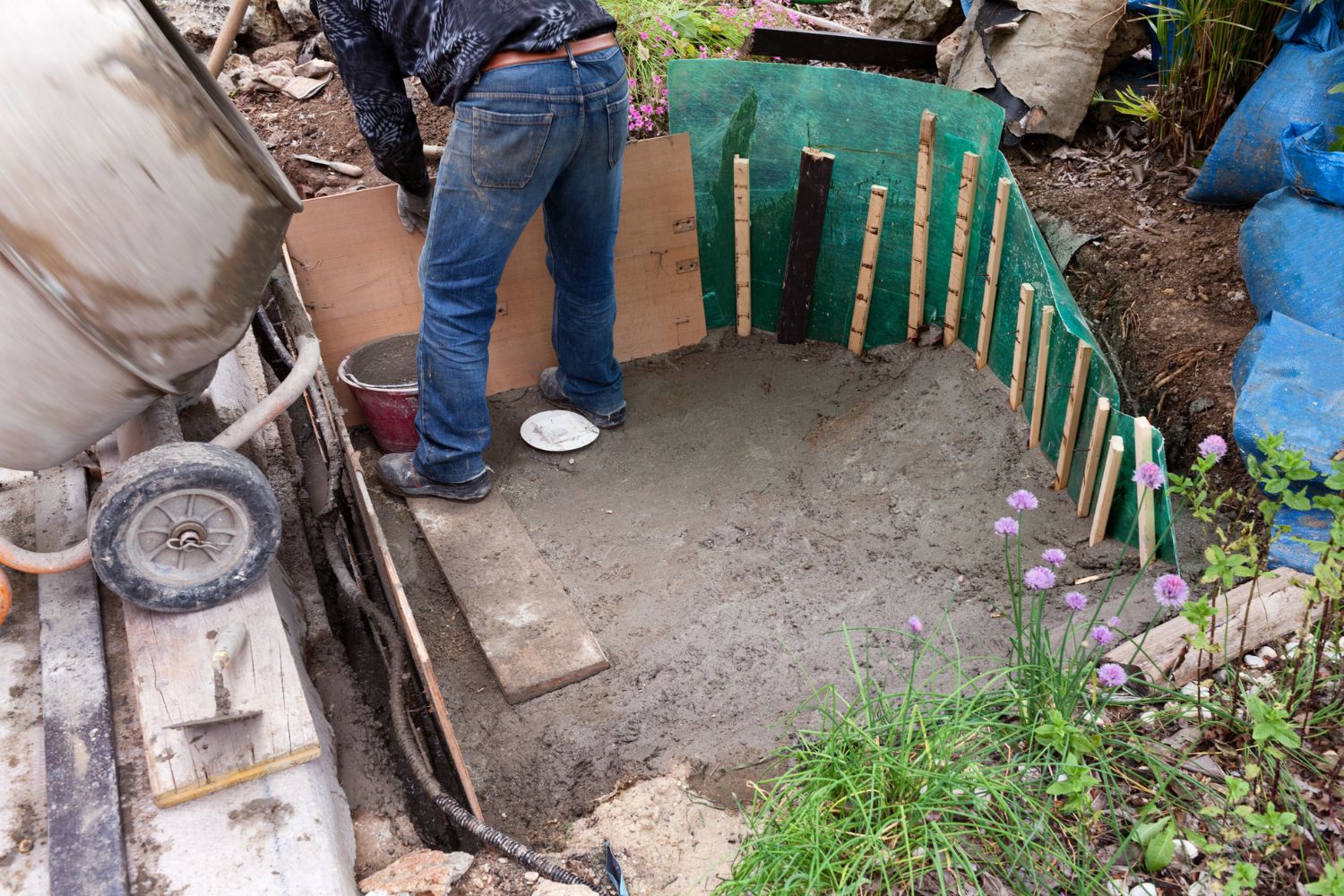 How Much Does It Cost to Build a Pond