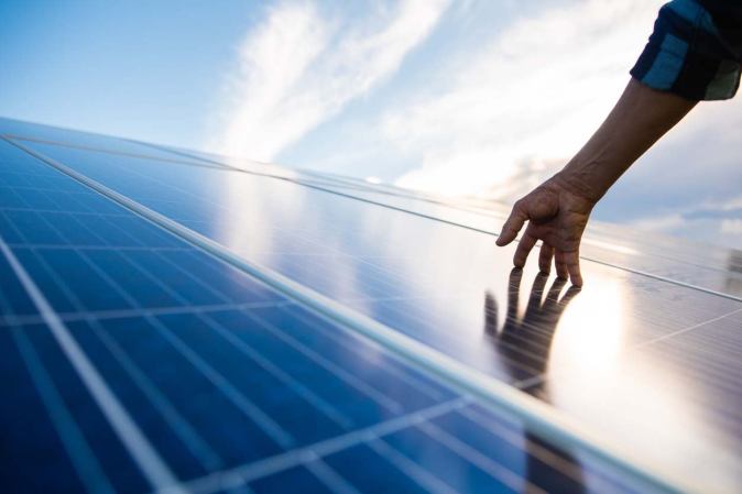 Sunrun vs. Tesla: Which Solar Company Should You Choose?