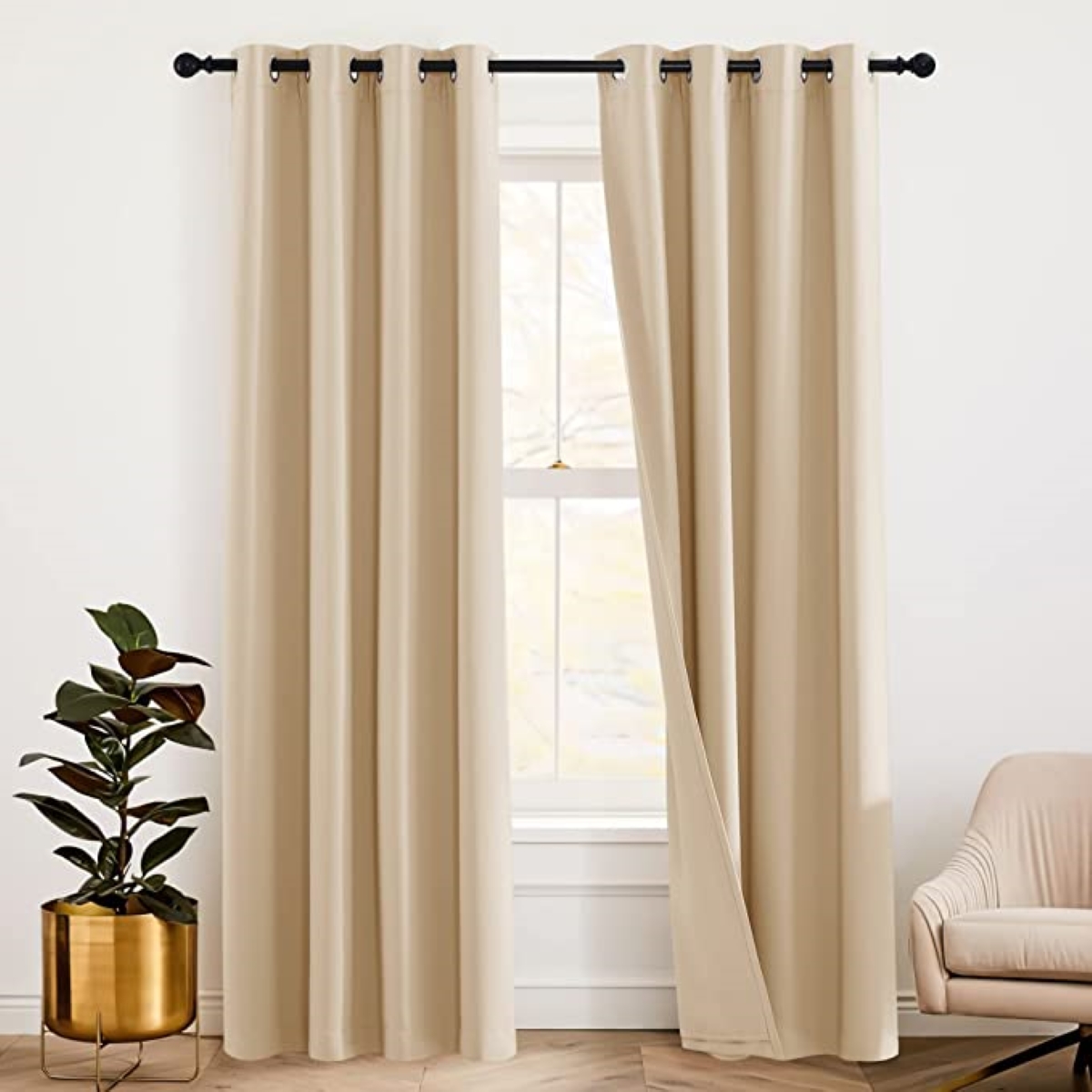 Neutral colored thermal curtains