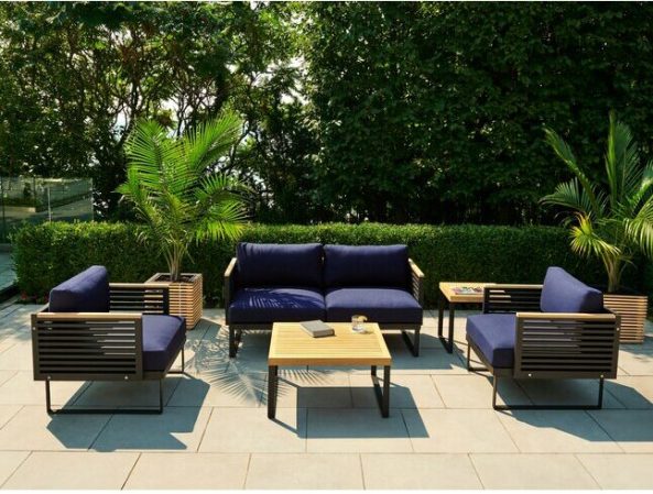 Sitting Pretty: 20 Garden Bench Ideas for Every Backyard