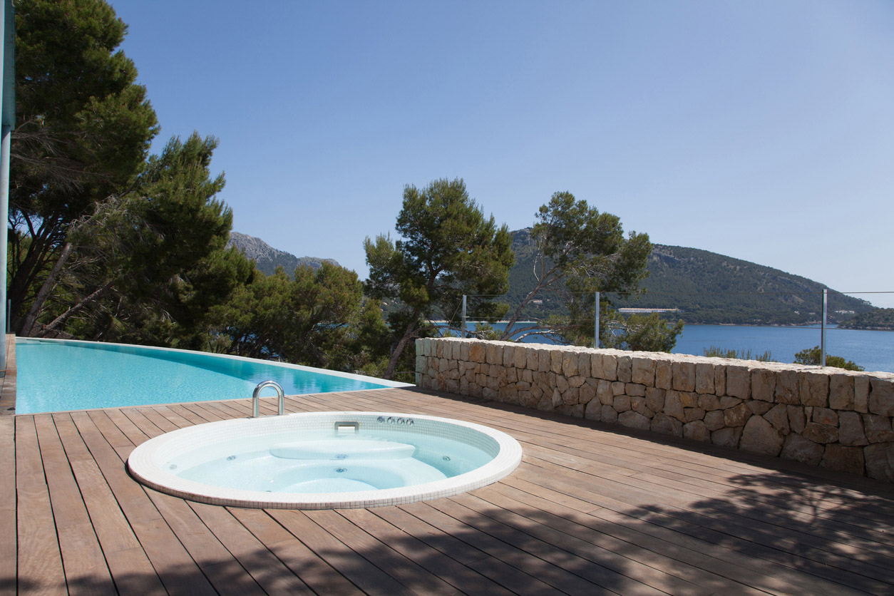 How Much Does an Inground Hot Tub Cost? (2023) Bob Vila