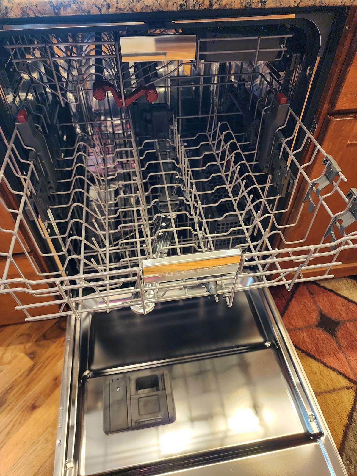 The KitchenAid FreeFlex dishwasher with the middle rack fully extended
