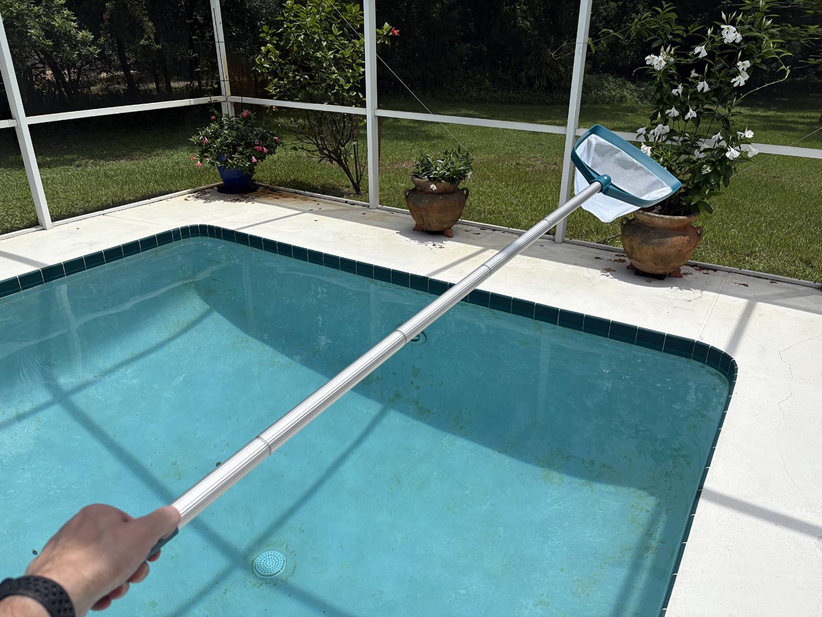 PoolWhale telescopic skimmer 01