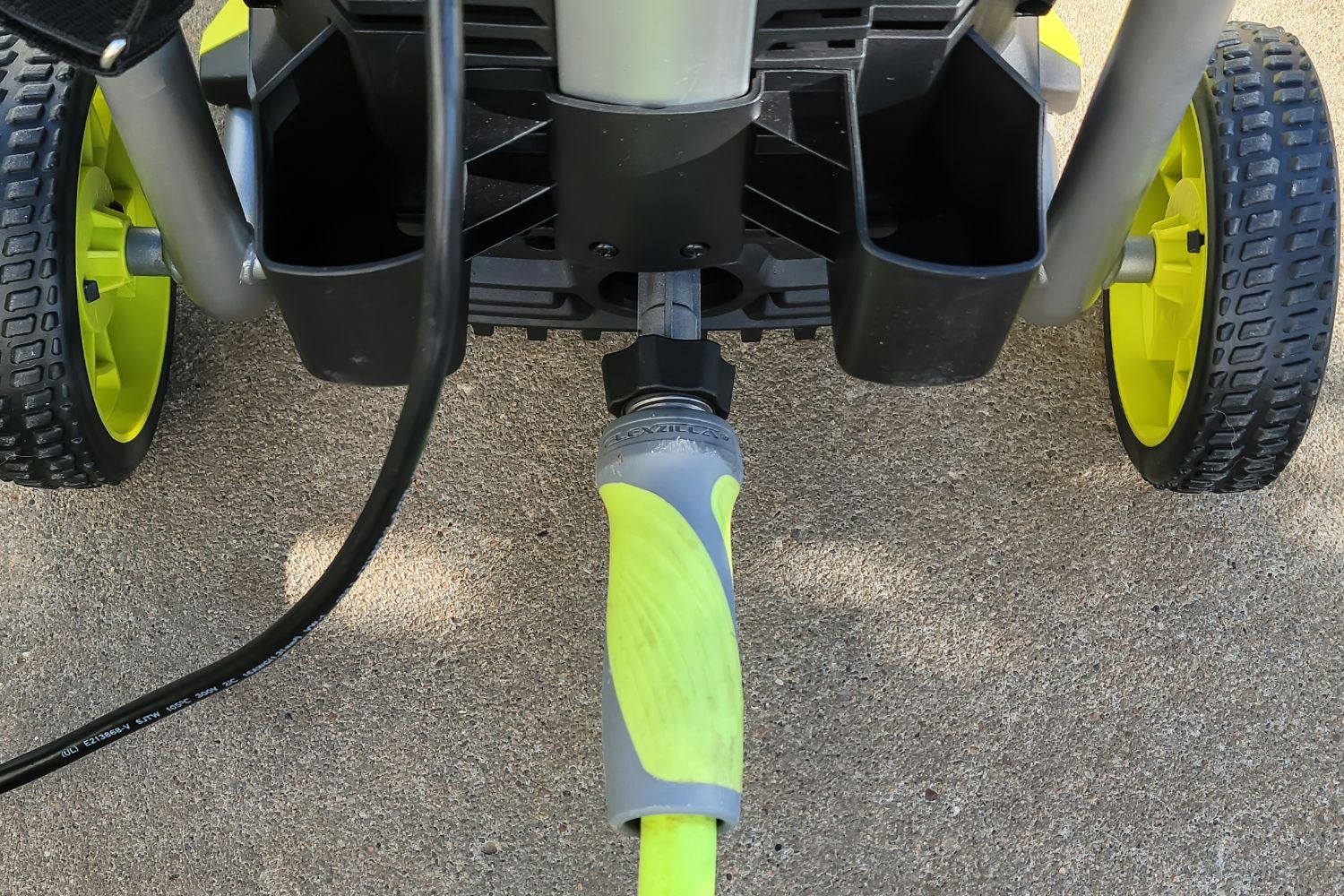 A close-up of the hose attachment of the Ryobi pressure washer 2000 PSI