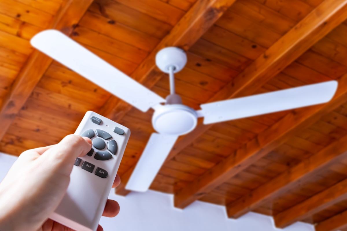 Using remote to turn on ceiling fan