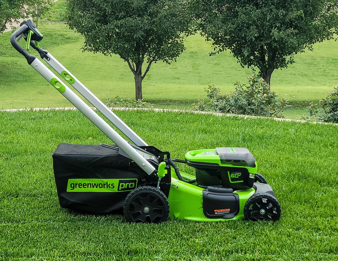 Greenworks Pro Battery Lawn Mower Review - Tested by Bob Vila