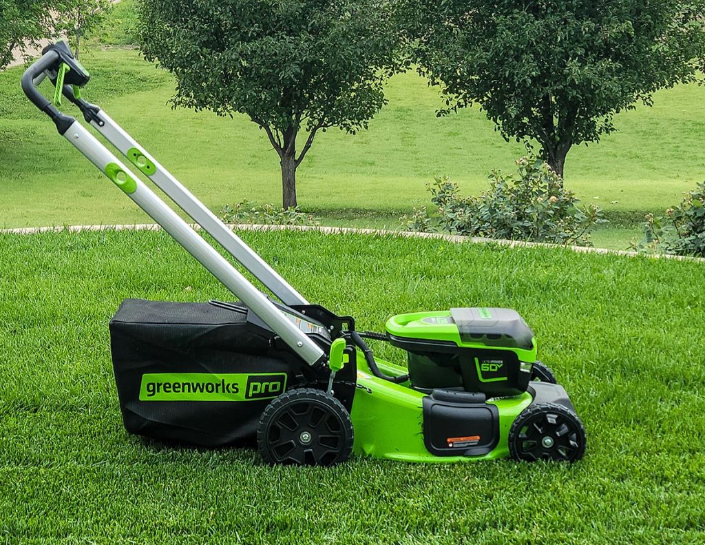 Greenworks Pro Battery Lawn Mower Review - Tested by Bob Vila