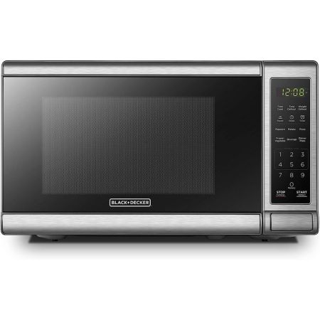 Black+Decker EM720CB7 0.7 cu. ft. Microwave Oven