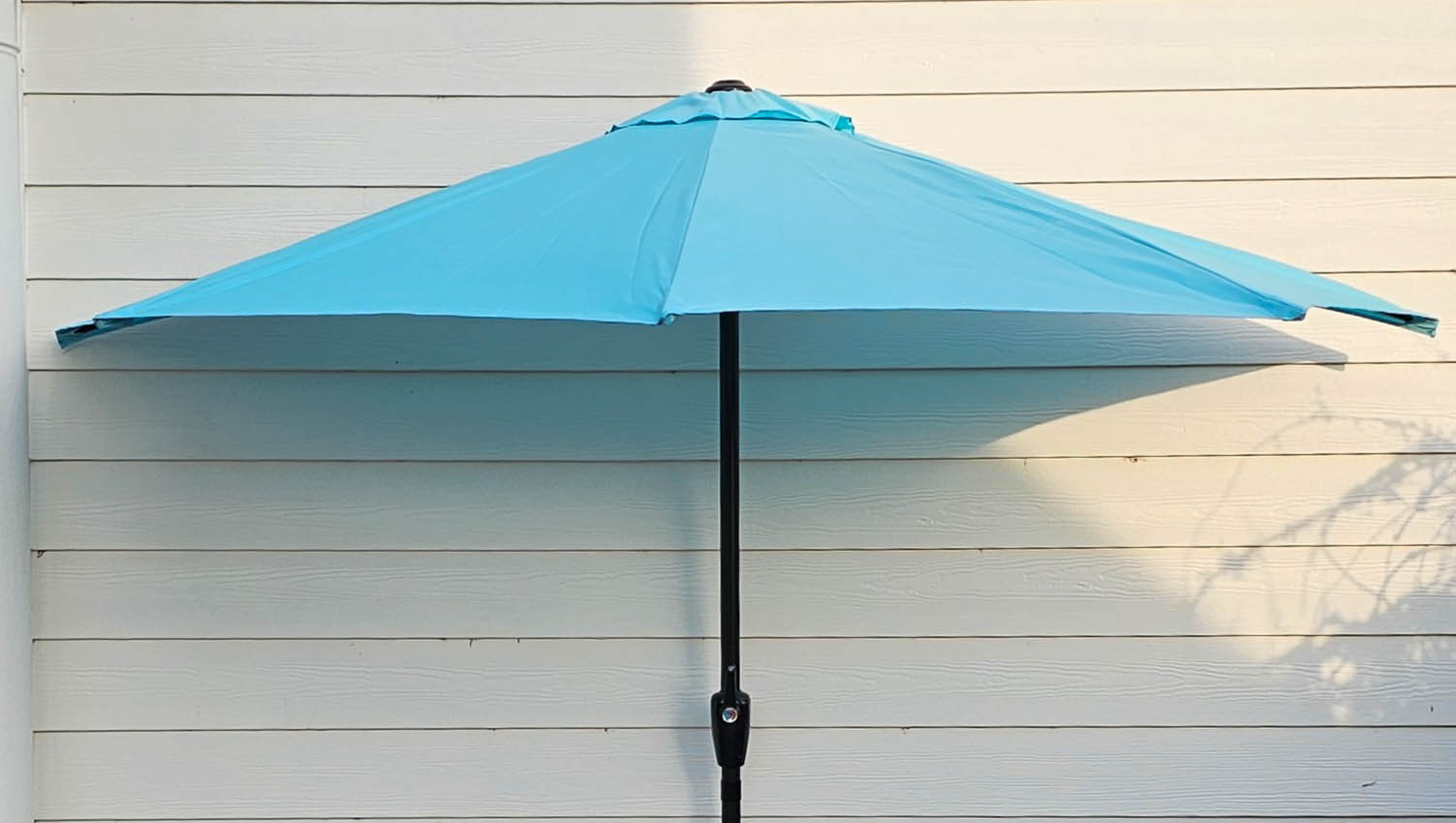 The Best Patio Umbrella Close up half umbrella
