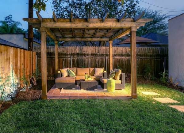 Outdoor Pergola in backyard