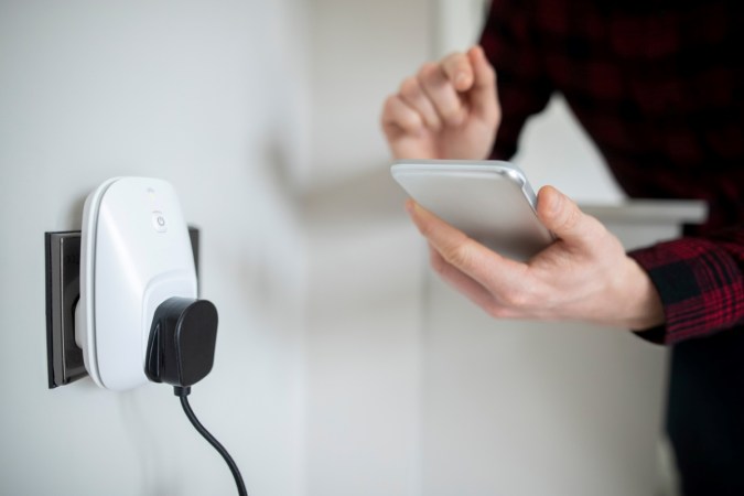 Smart Plugs Offer an Affordable Way to Cut Your Energy Usage