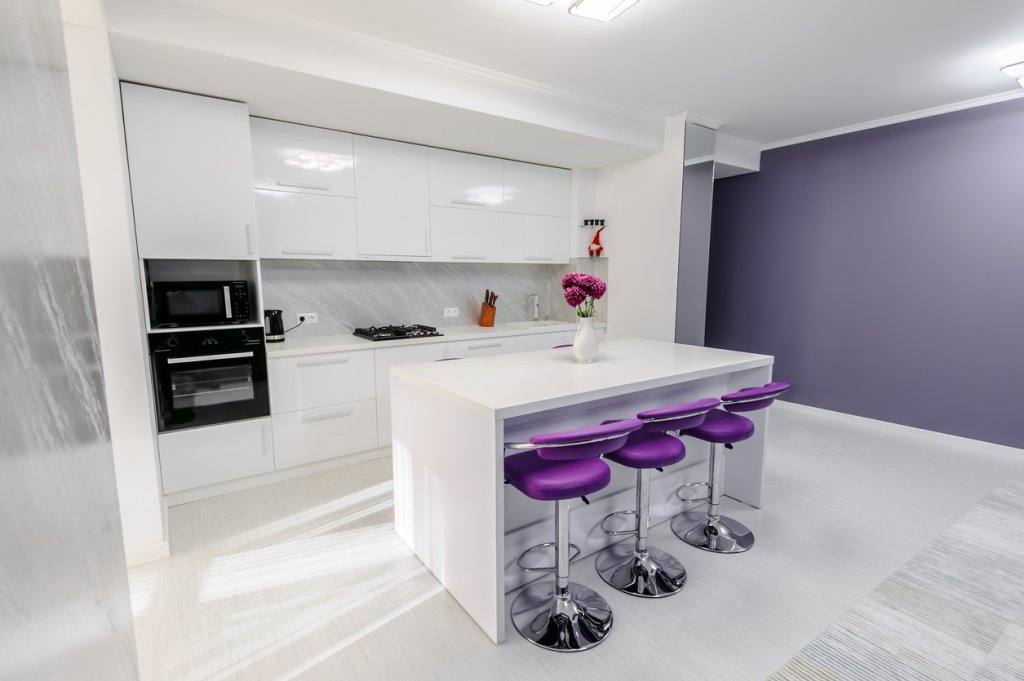 16 Ways to Add Color to a White Kitchen Without Painting the Cabinets ...