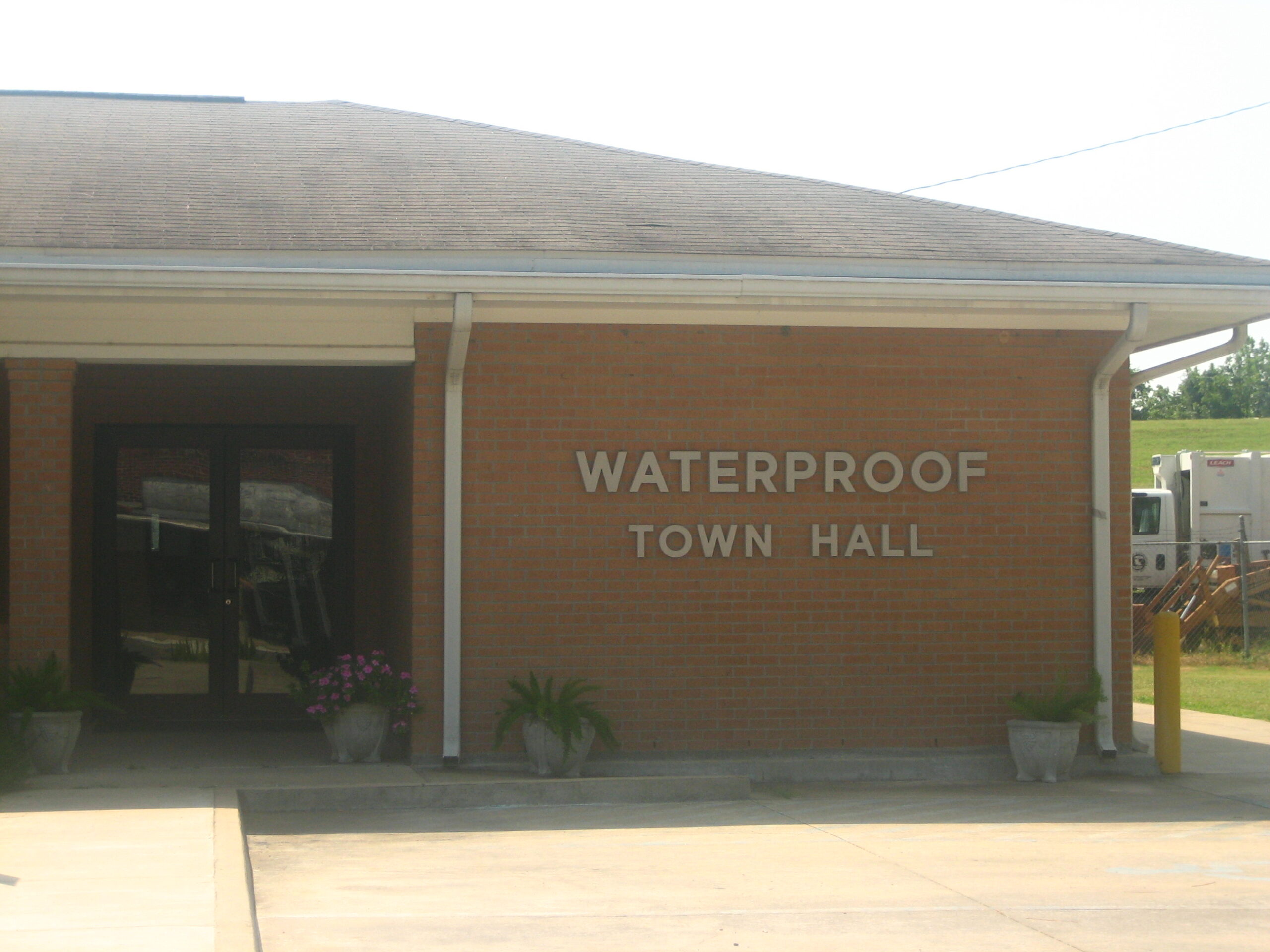 town hall in waterproof louisiana