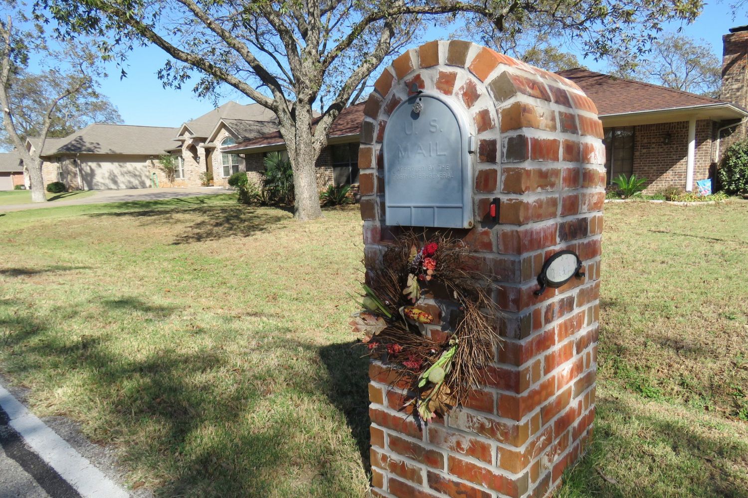 How Much Does a Brick Mailbox Cost? (2024) Bob Vila