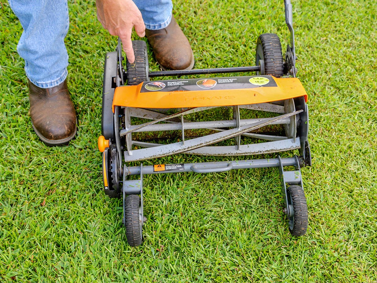 Fiskars Push Reel StaySharp Lawnmower Lawn Mower for Sale in