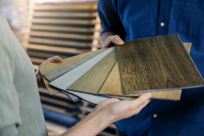 Laminate vs. Vinyl Flooring Cost: 7 Factors to Consider When Choosing a Flooring Material