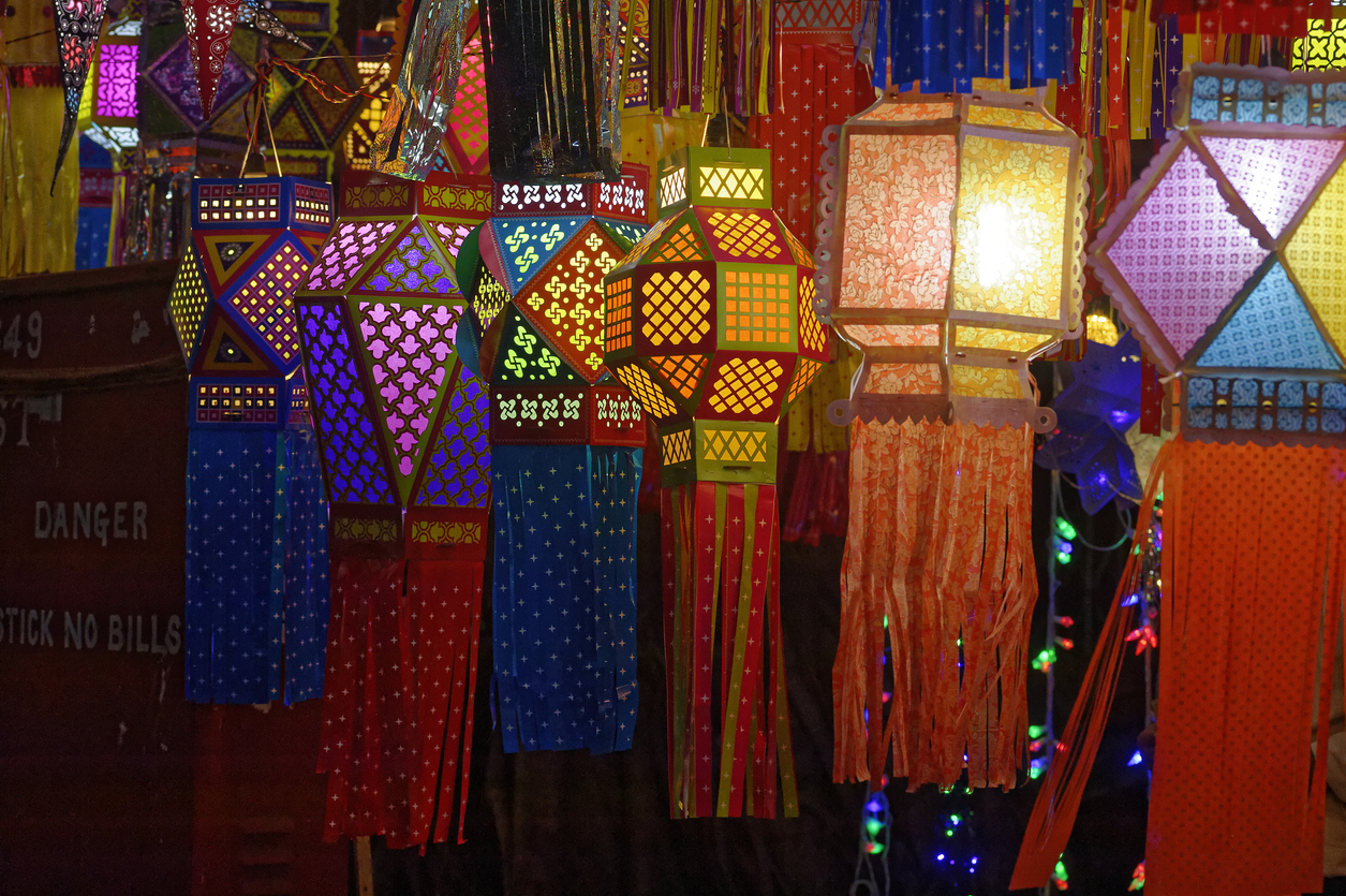 colorful-glowing-paper-lanterns-for-Diwali