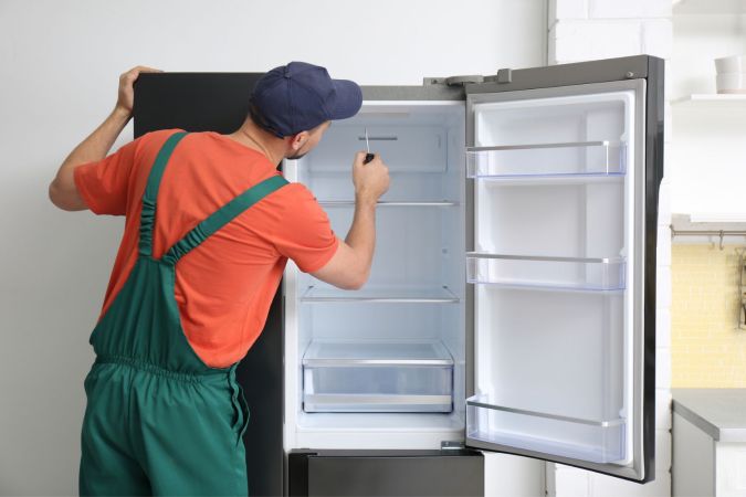 How Much Does Refrigerator Repair Cost?