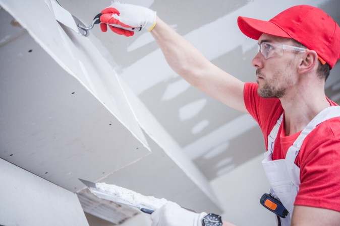 Joint Compound vs. Spackle: What’s the Difference?