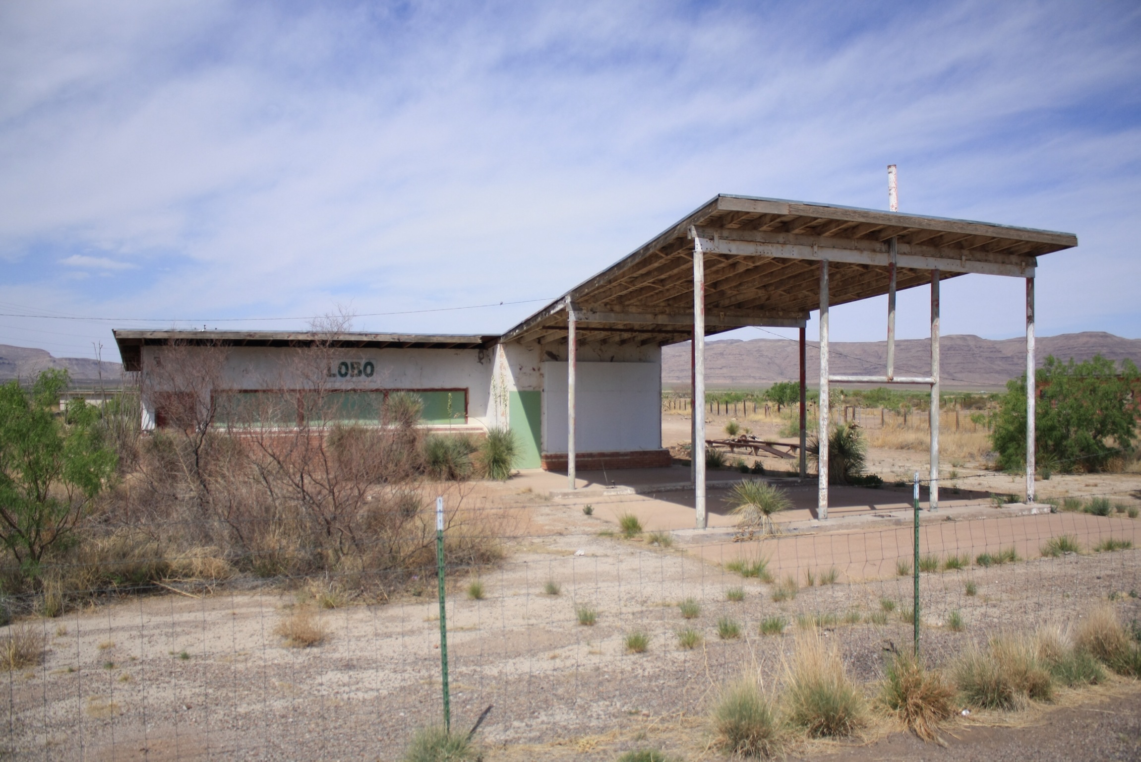 abandoned gas station in lobo texas