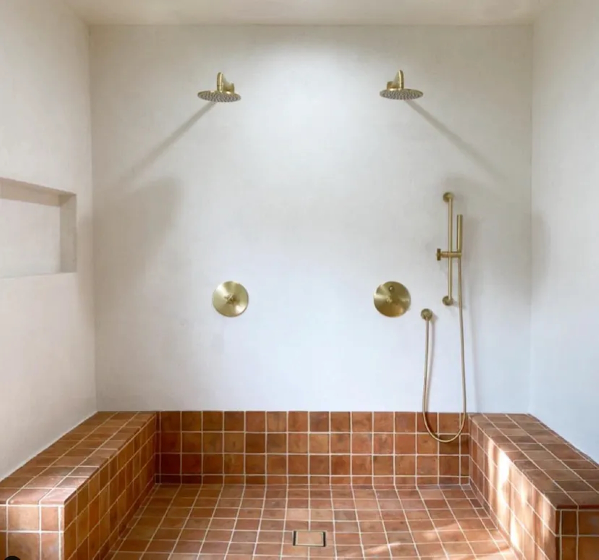 Bathroom with terra cotta tiles