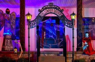 Here Are The Best Outdoor Halloween Decorations for the Season