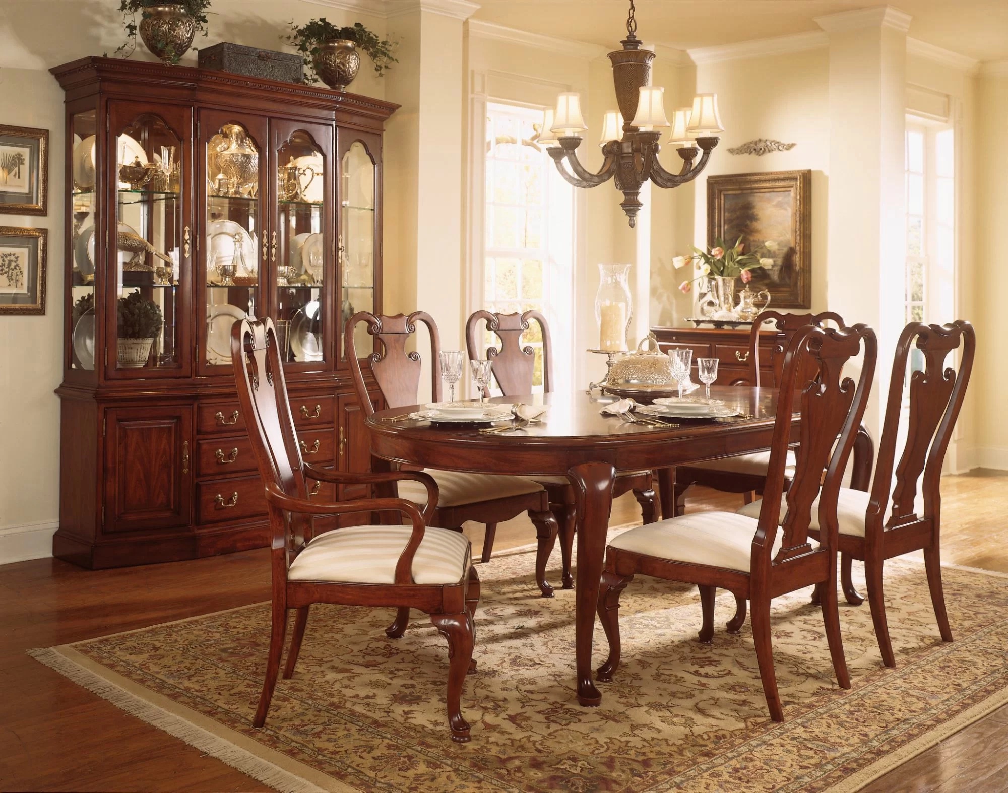 Queen Anne Chairs around Dining Room Table
