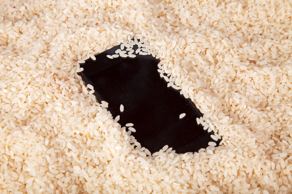 Drying phone in rice