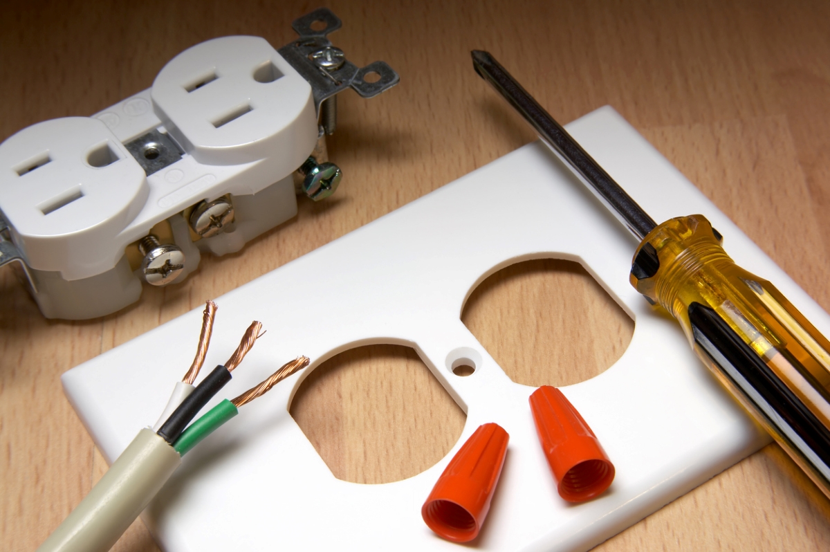 Tools to replace electrical outlet
