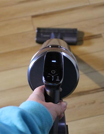 Control dial and power button on the top of the Samsung Jet 75 Pet vacuum
