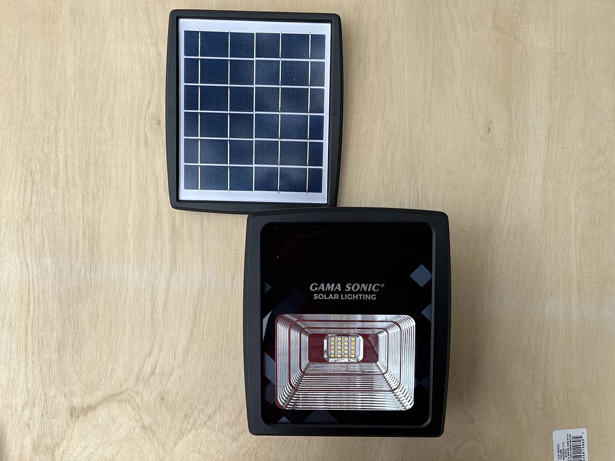 Solar Flood Lights_Gama Sonic